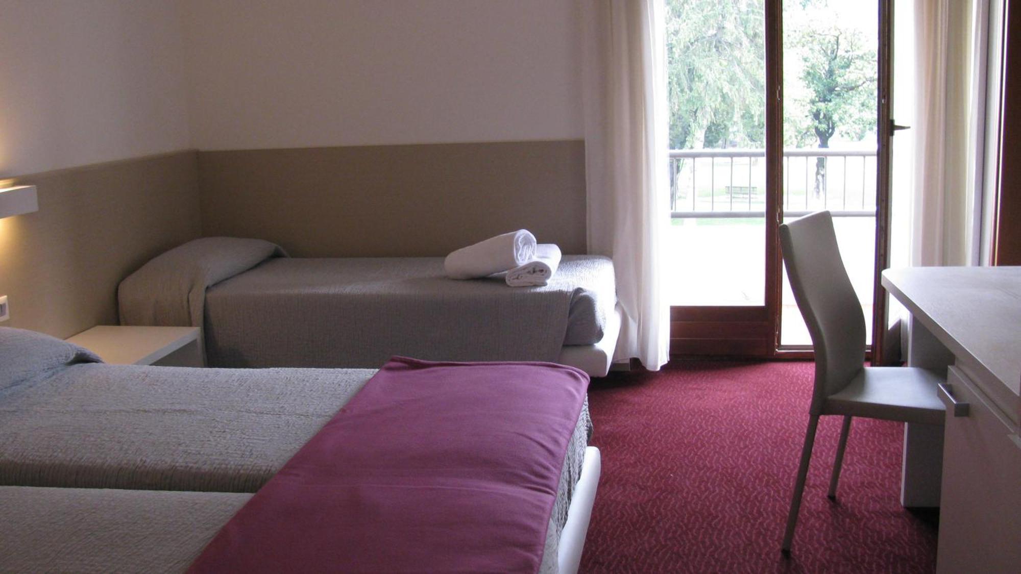 Hotel Villa Claudia Torbole Sul Garda Δωμάτιο φωτογραφία