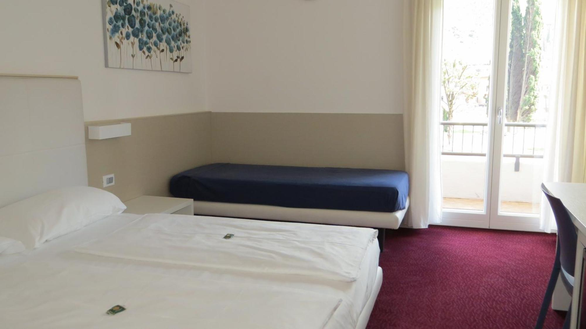 Hotel Villa Claudia Torbole Sul Garda Δωμάτιο φωτογραφία